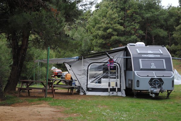 Où trouver un camping dans les Gorges du Verdon avec emplacement pour tente ?