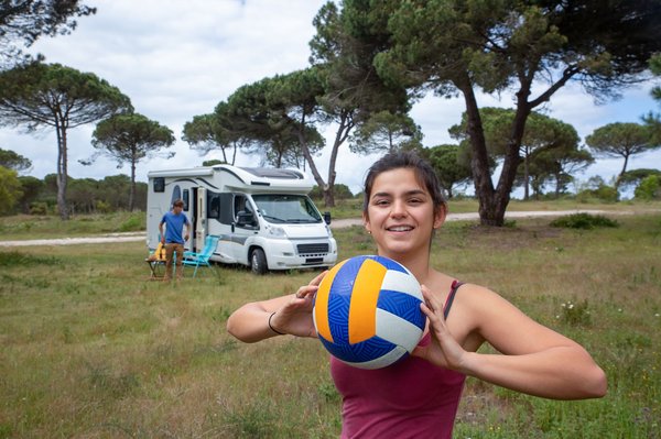 Où trouver un emplacement dans un camping ou une aire de camping-car dans le Lot ?