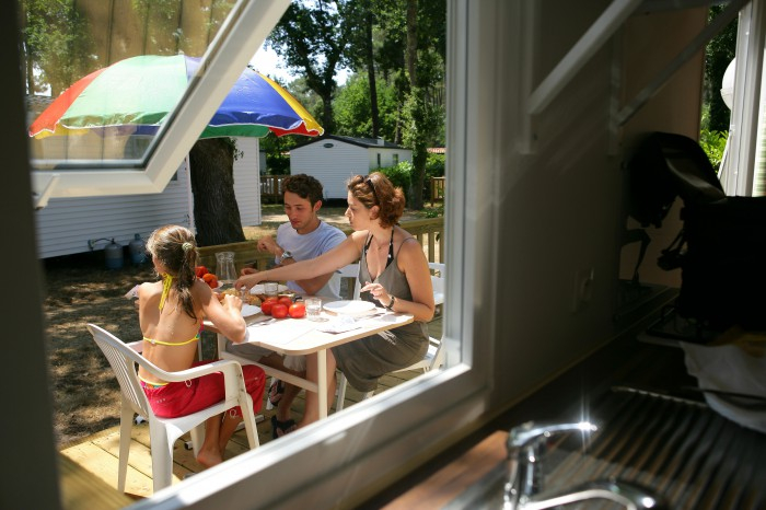 moment de détente en camping